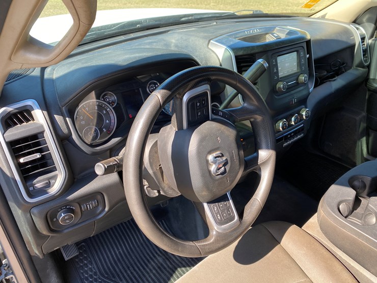 #19-•-#117-•-2020-ram-5500-rolloff-truck-image-23