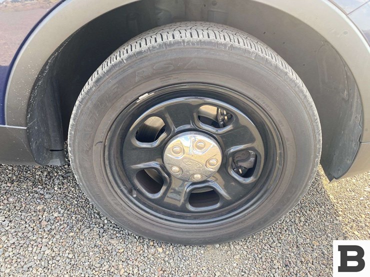 2016-ford-explorer-image-19