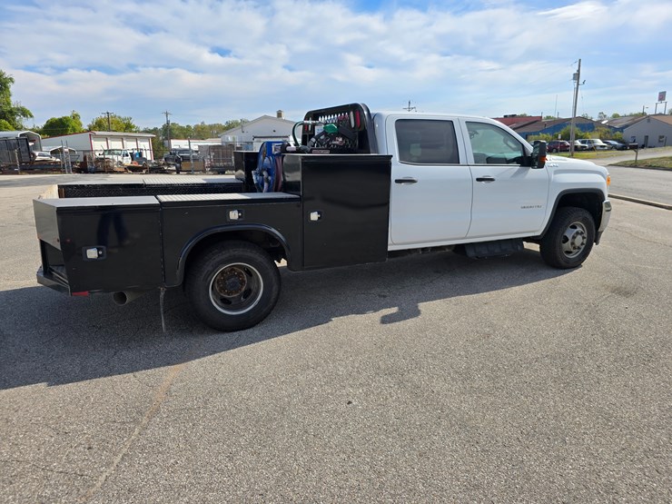 2017-gmc-sierra-3500-image-22