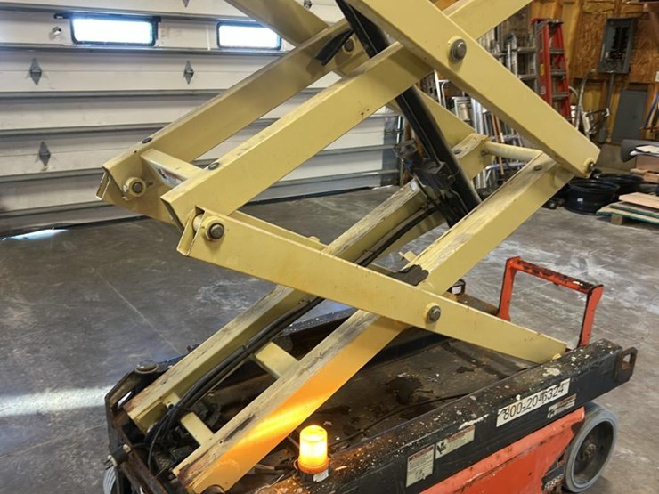 2018-jlg-1932r-image-30