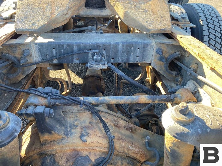 2013-peterbilt-367-image-28