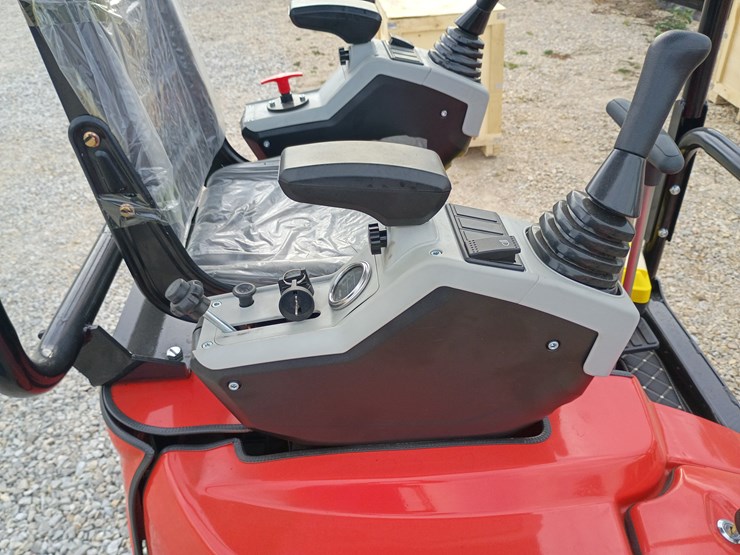 #l57-008-•-2025-tpm-16-mini-excavator-(gasoline)-image-14