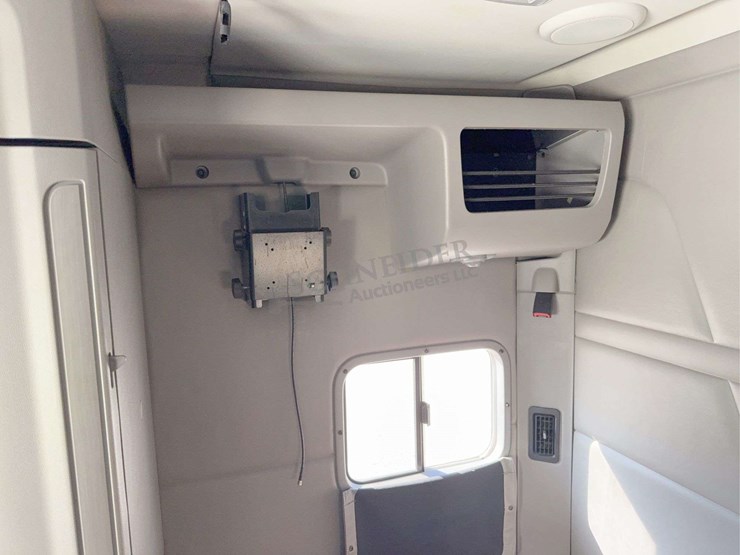 2017-peterbilt-579-image-81