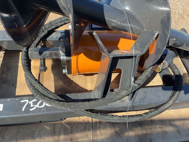 wolverine-12in-&18in-auger-attach-image-2