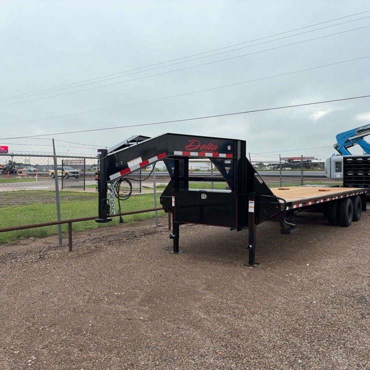 2025 Delta Manufacturing, Inc. 30' Gooseneck Flatbed Trailer