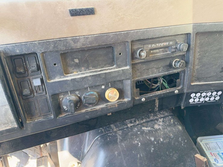 1991-international-4900-image-52