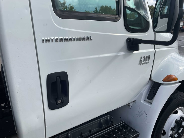 2003-international-durastar-4300-image-20
