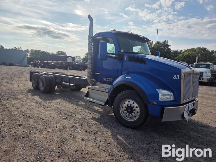 2019-kenworth-t880-image-3