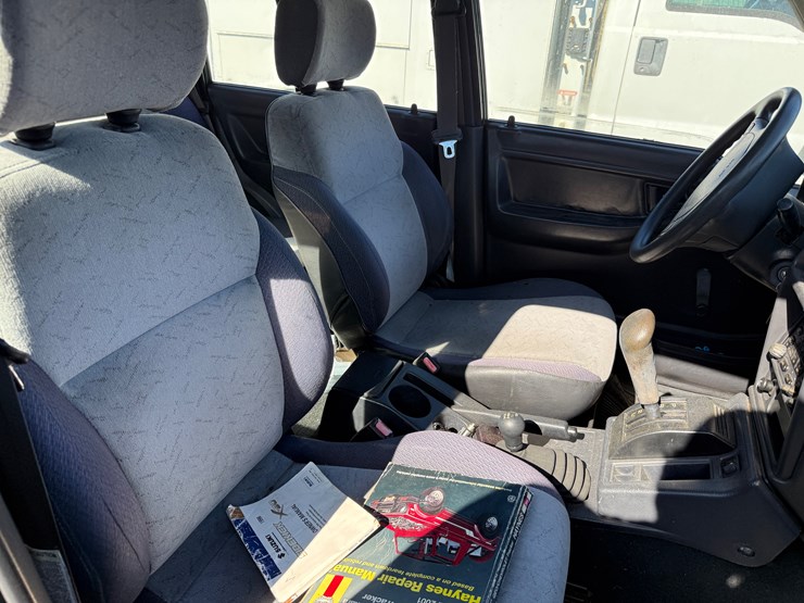 #37-•-#265-•-1996-geo-tracker-multipurpose-vehicle-(mpv)-image-20