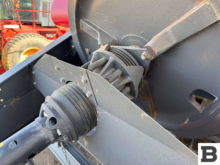 2015-massey-ferguson-2290-image-13