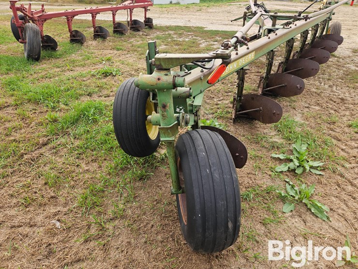 john-deere-2350-2450-image-19