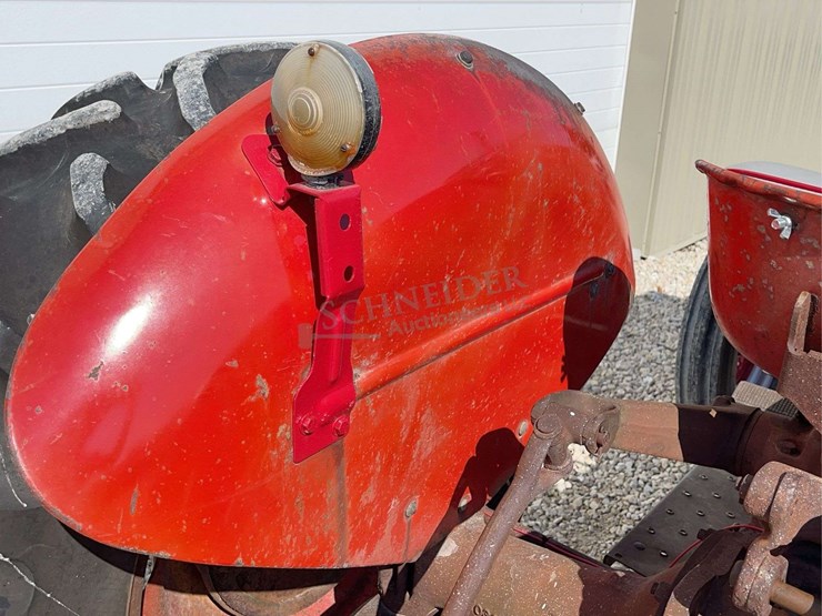 massey-ferguson-135-image-24