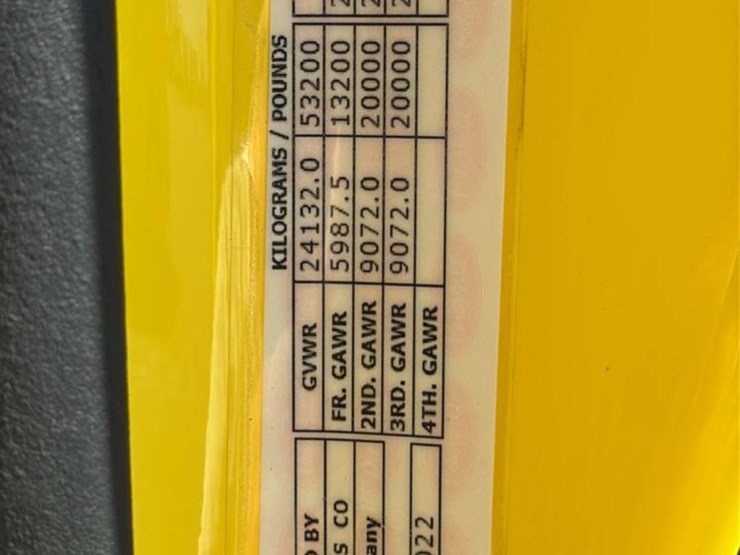 2023-peterbilt-579-image-10