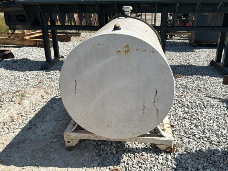 #4706-•-fuel-tank-image-2