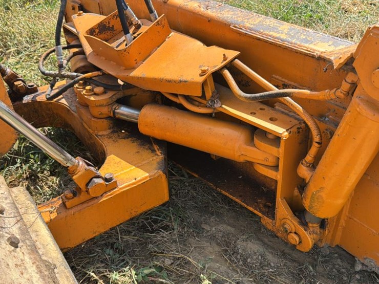 1979-case-450b--image-22