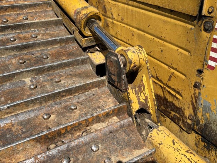 caterpillar-d4h-image-32