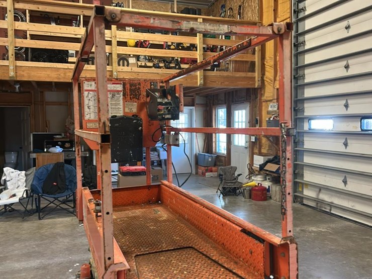 2018-jlg-1932r-image-13