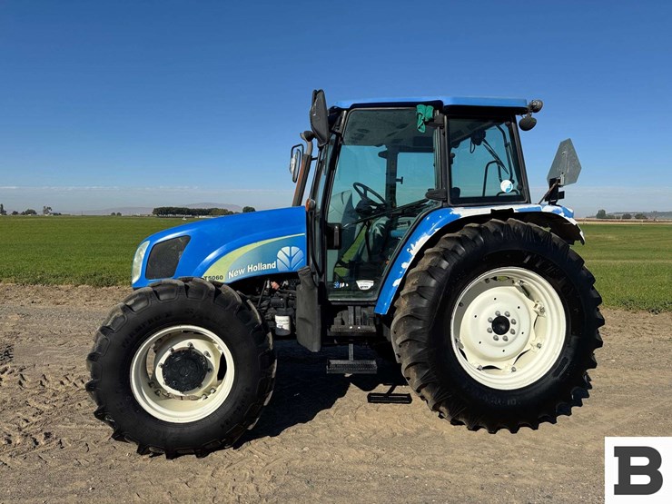 2010-new-holland-t5060-image-2