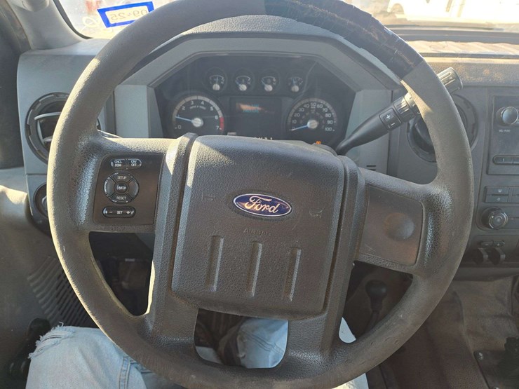 2012-ford-f350-image-17