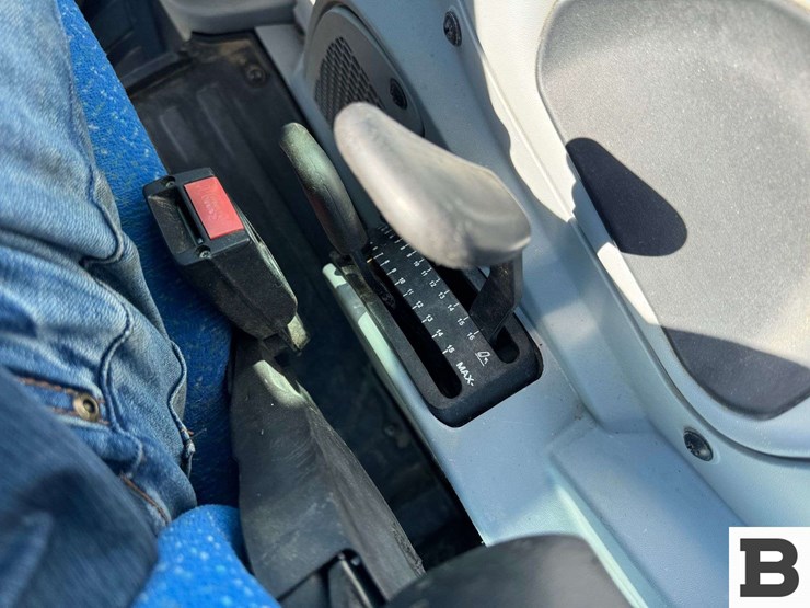 2014-new-holland-t4.105-image-68