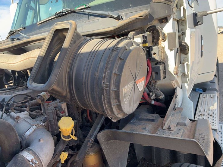 2017-international-prostar-image-30