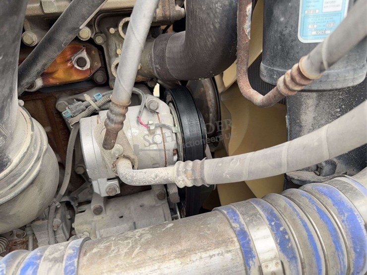 2012-freightliner-cascadia-113-image-44