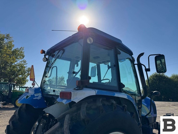 2010-new-holland-t5060-image-34