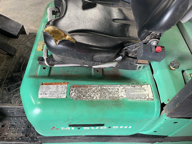 mitsubishi-fgc30k-image-17