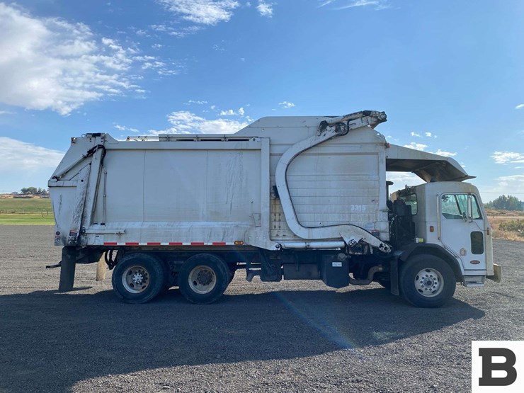 2006-peterbilt-320-image-7