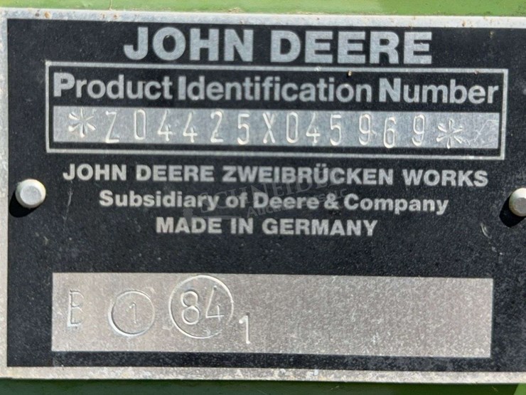 john-deere-4425-image-17