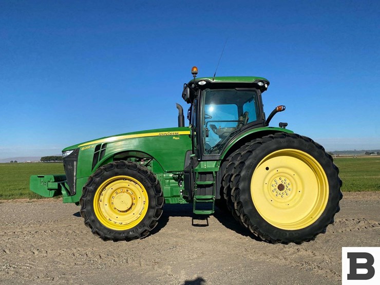 2011-john-deere-8285-tractor-image-2