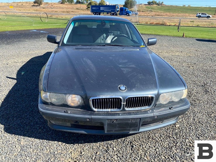 2001-bmw-740-sedan-image-8