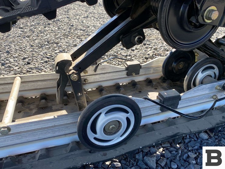 2005-polaris-rocky-mountain-king-snowmobile-image-21