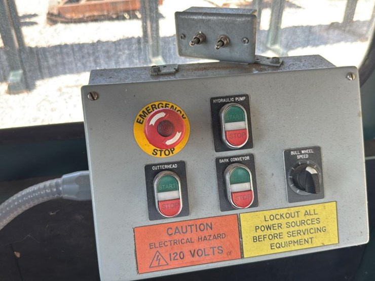 #4453-•-mellott-debarker-cab-image-11