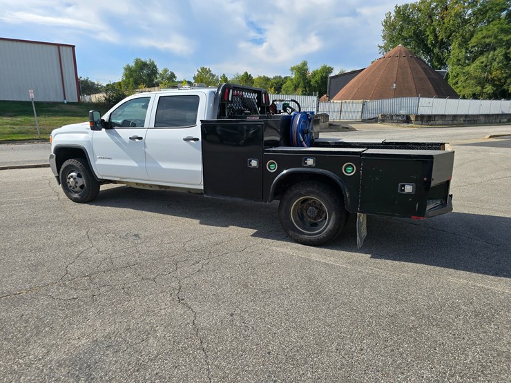 2017-gmc-sierra-3500-image-9