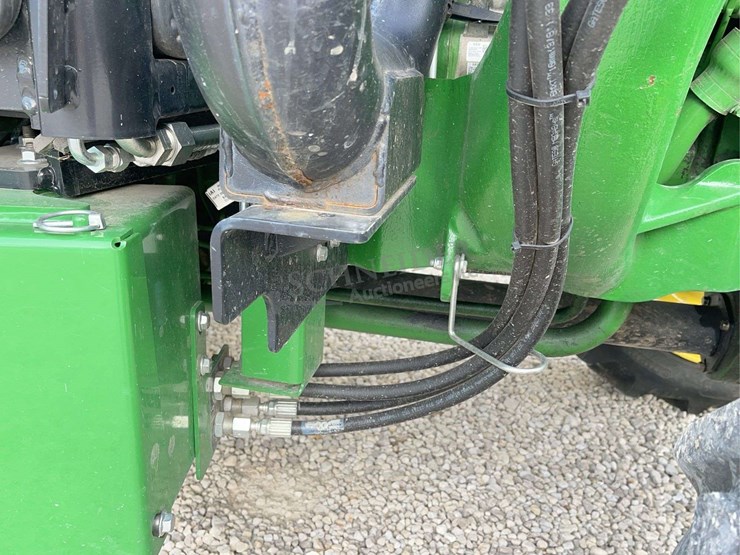 2022-john-deere-5065e-image-23