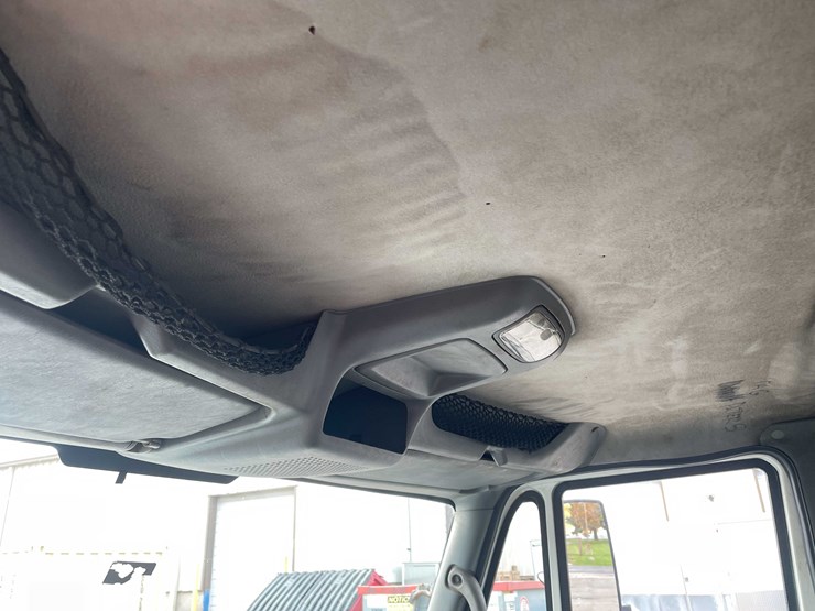 2003-international-durastar-4300-image-48