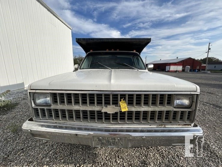 1982-chevrolet-custom-deluxe-30-image-5