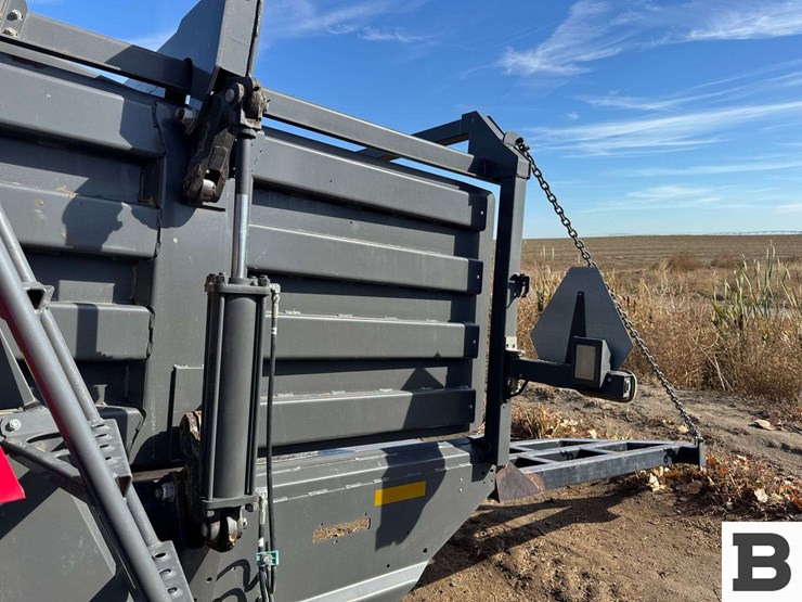 2015-massey-ferguson-2290-image-35