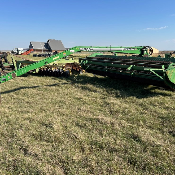 JOHN DEERE 1600A