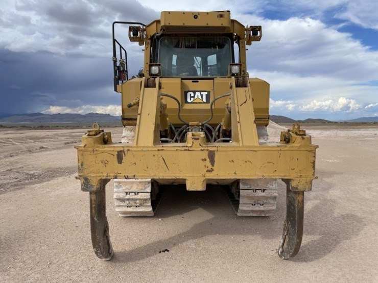 2019-caterpillar-d8t-image-4