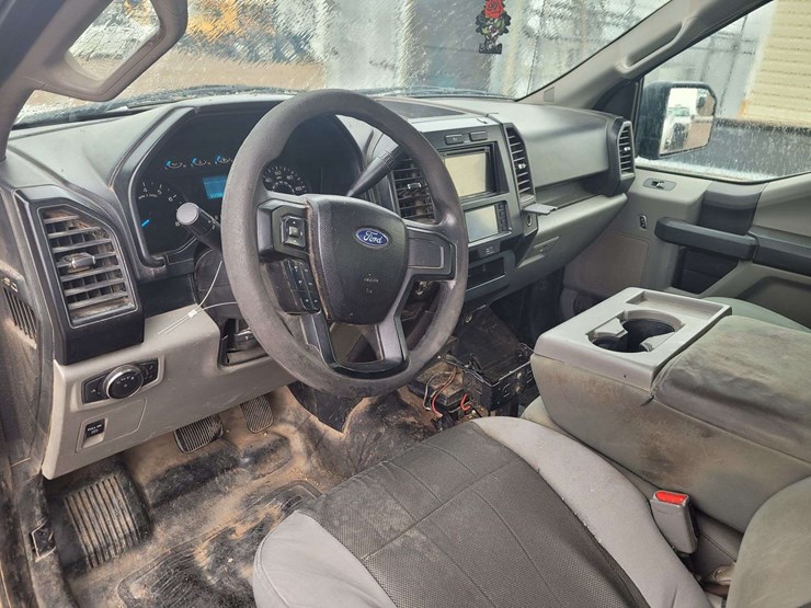 2017-ford-f150-xl-image-8