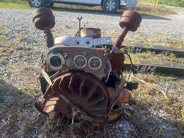 #121-•-misc-lot-with-engine-part-image-7