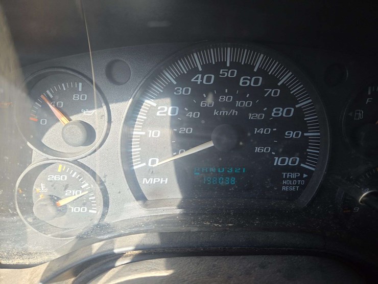 2003-gmc-3500-image-24