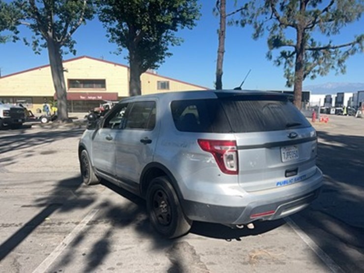 2015-ford-explorer-image-3