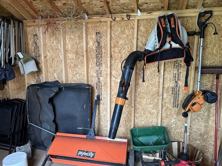 #100-•-waterfront-pub-with-4-bed/2-bath-apartment-image-116