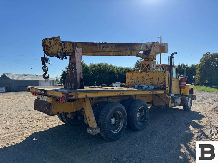 1969-mack-boom-truck-image-6