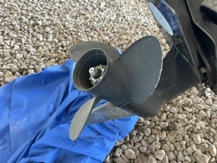 2005-bayliner-195br,-inboard-mercruiser-boat-image-5