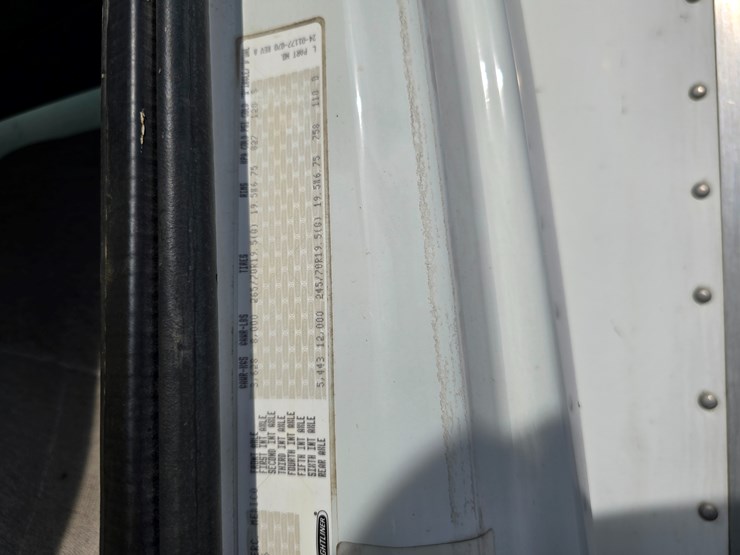 #22329-•-2014-freightliner-m2-106-box-truck-image-66