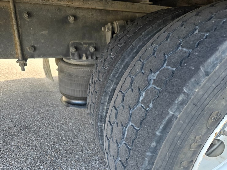 #22329-•-2014-freightliner-m2-106-box-truck-image-88